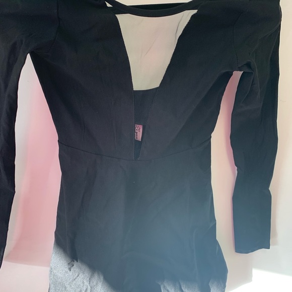 Deep v (sheer at V) peplum top - Picture 1 of 2